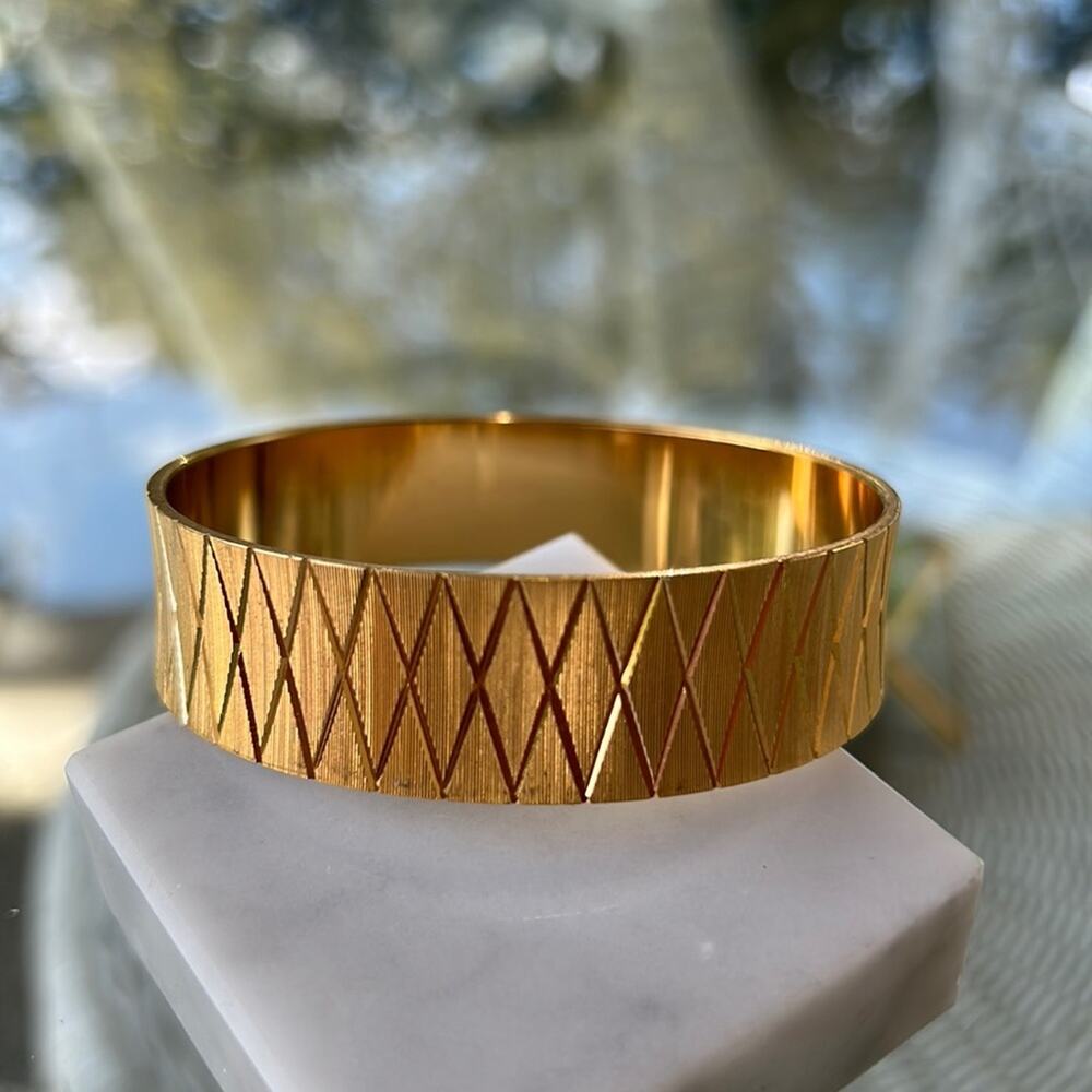 Vintage Monet Wide Bangle Bracelet Gold tone Cross cut face #433
